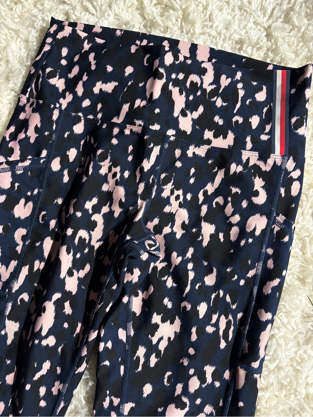 Tommy Hilfiger Sport Leopard Print Leggings Size Small with Pockets